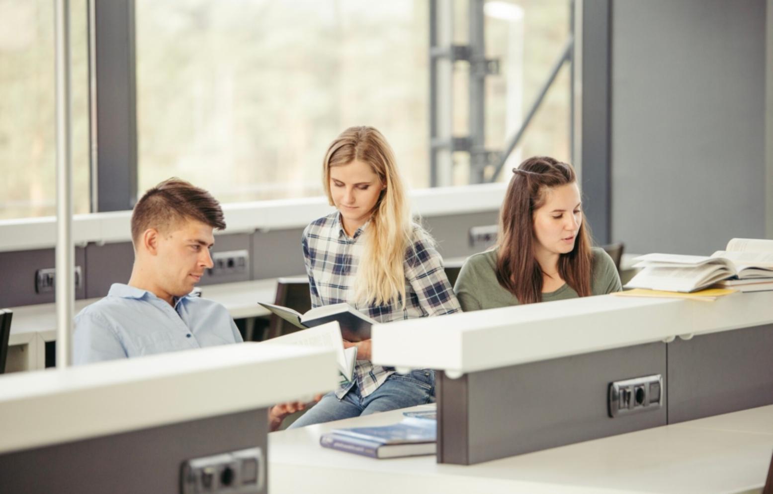 Moderne Arbeitsumgebung mit erfolgreichen Geschäftsprozessen